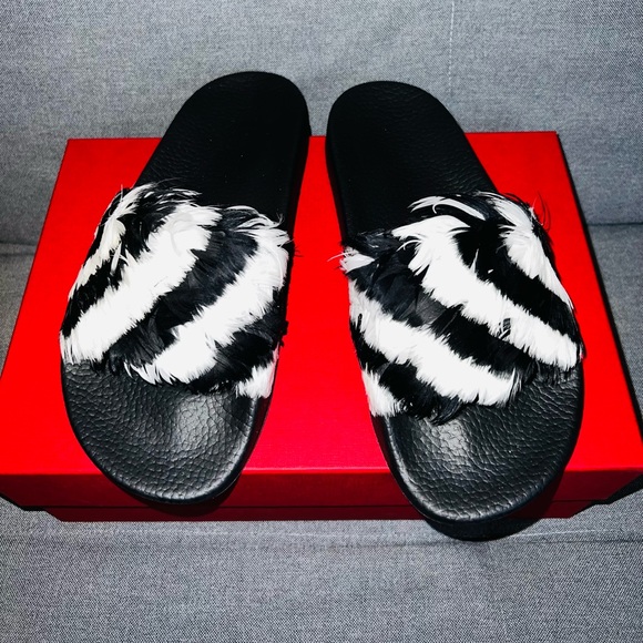 Sold-Valentino Rubber Feather Sandals (NWT)! - Picture 2 of 6